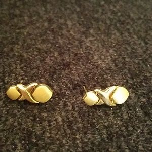 Elegant 14k Italian gold earrings xo design